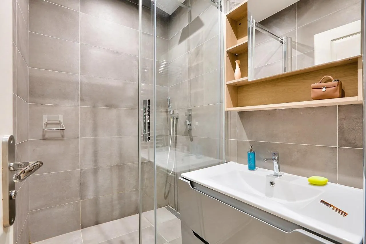 Urban Flat 73 - Luxury Parisian Flat Near Les Halles Rivoli דירה