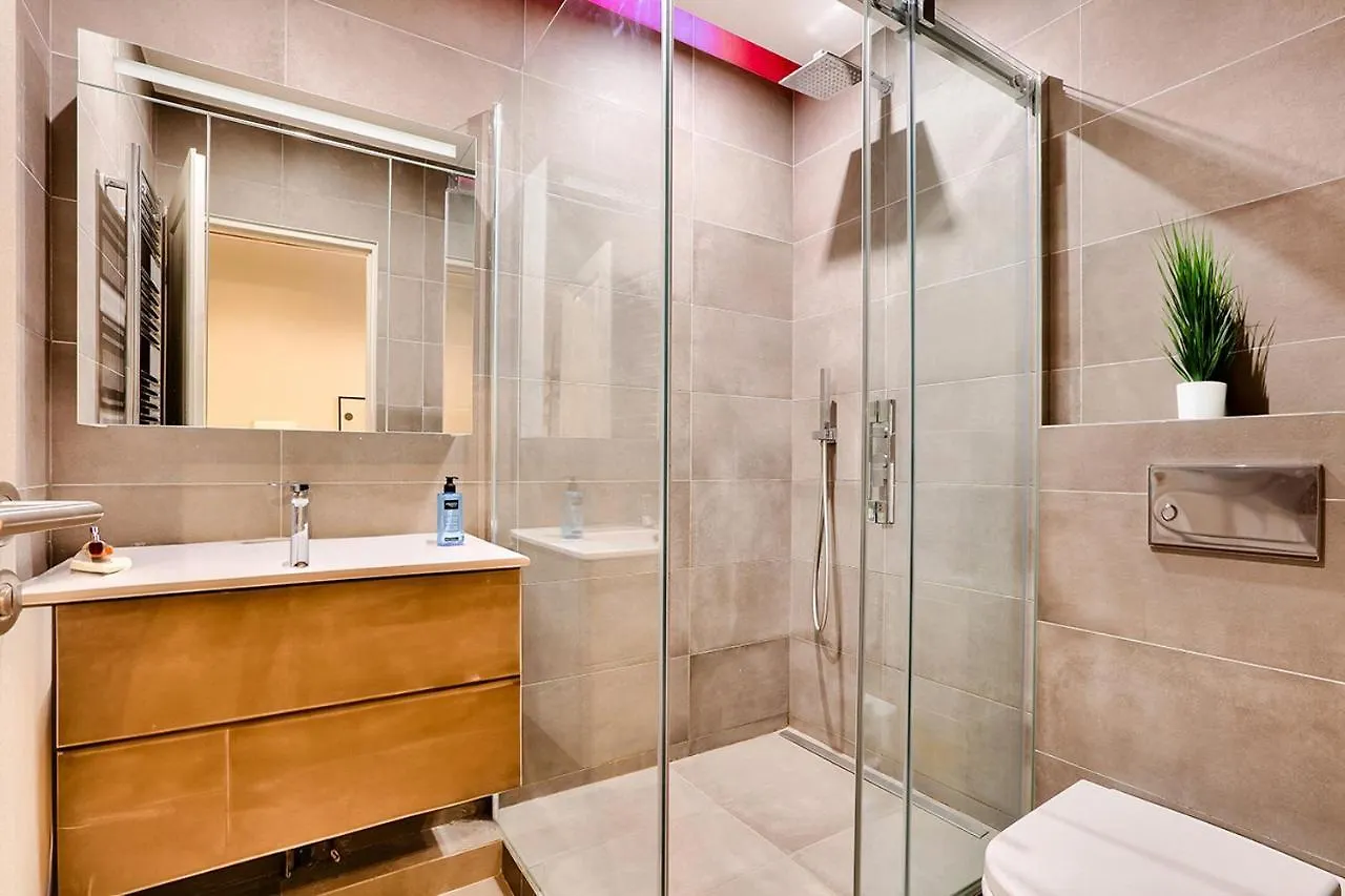 Urban Flat 73 - Luxury Parisian Flat Near Les Halles Rivoli